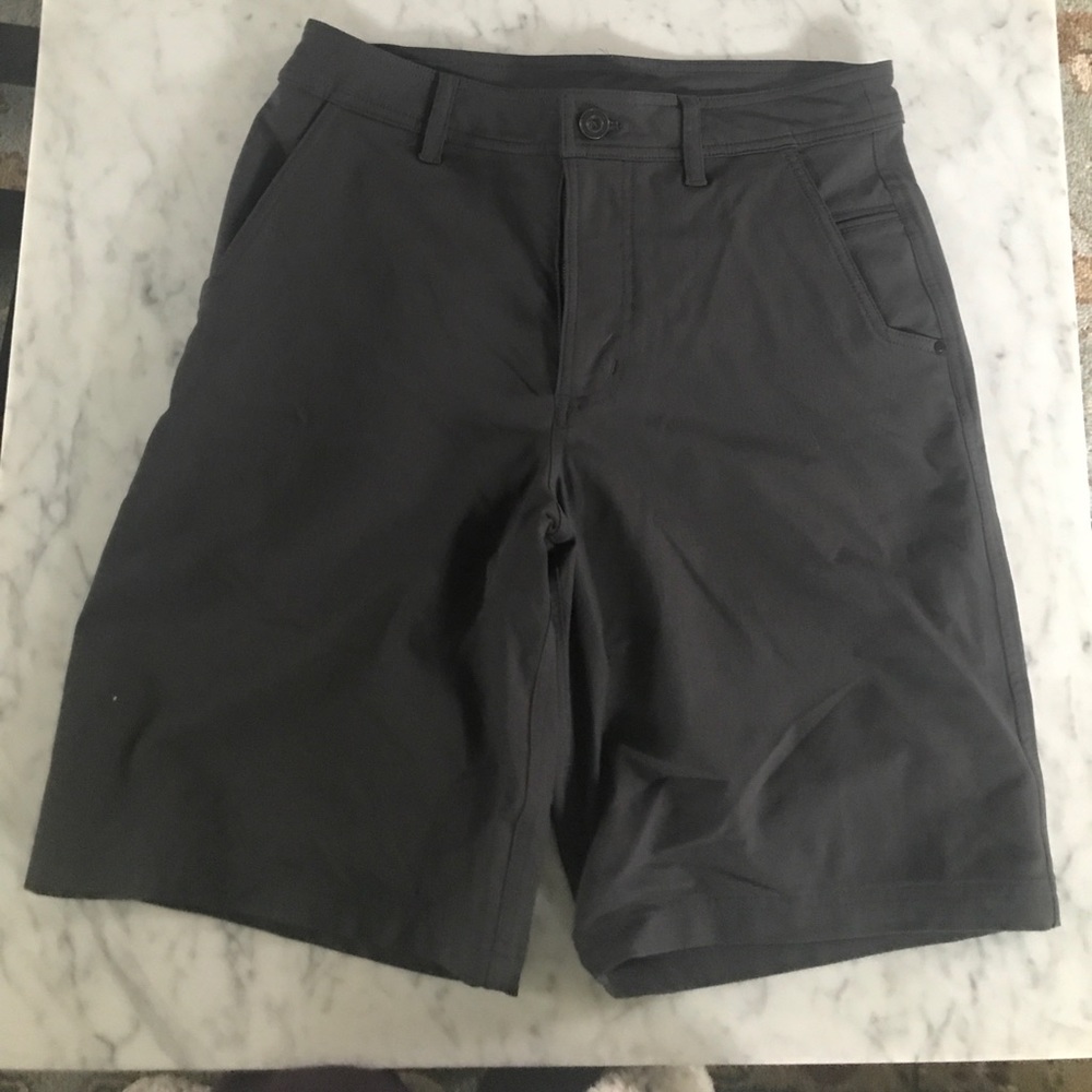 Like new men's Lululemon deep gray shorts.